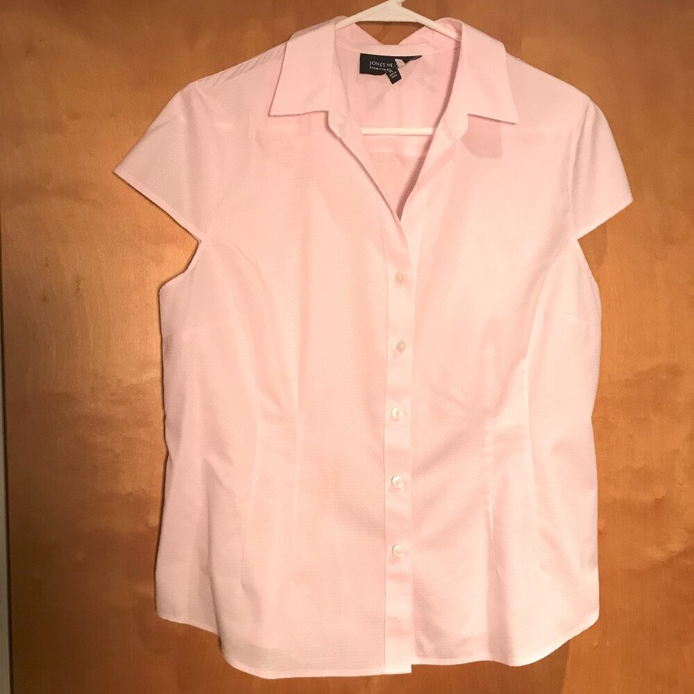 Women’s Jones New York pink cotton button up blouse